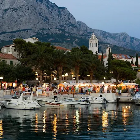 Pensión Zuzana,baska Voda 4*